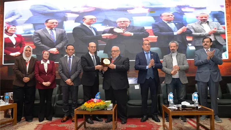 الذكاء الاصطناعي والعلاج البيولوجي.. مستقبل طب الجلد في مؤتمر جامعة أسيوط