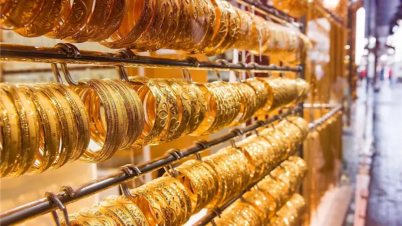 الذهب يحلق بلا سقف في مصر مع اقتراب الأوقية من 5000 دولار