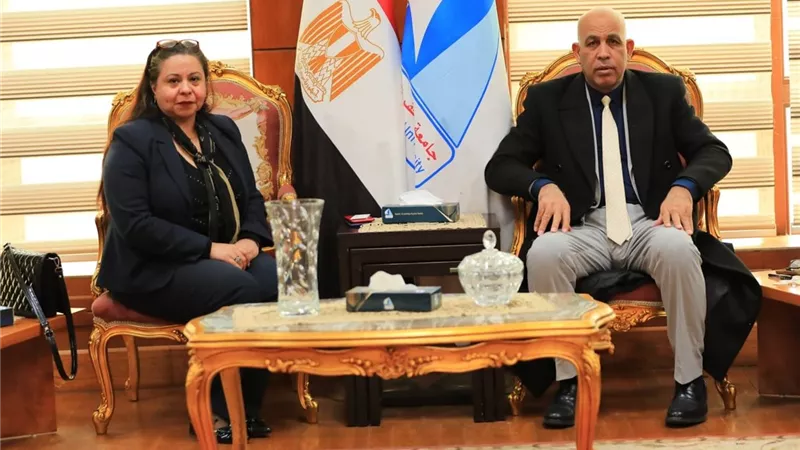 رئيس جامعة كفر الشيخ يستقبل وفد البنك الزراعي المصري لبحث منظومة الدفع 