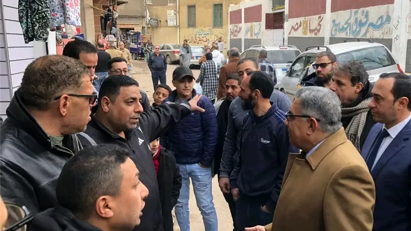 محافظ الدقهلية في جولة صباحية موسعة بحي غرب المنصورة لمتابعة النظافة 