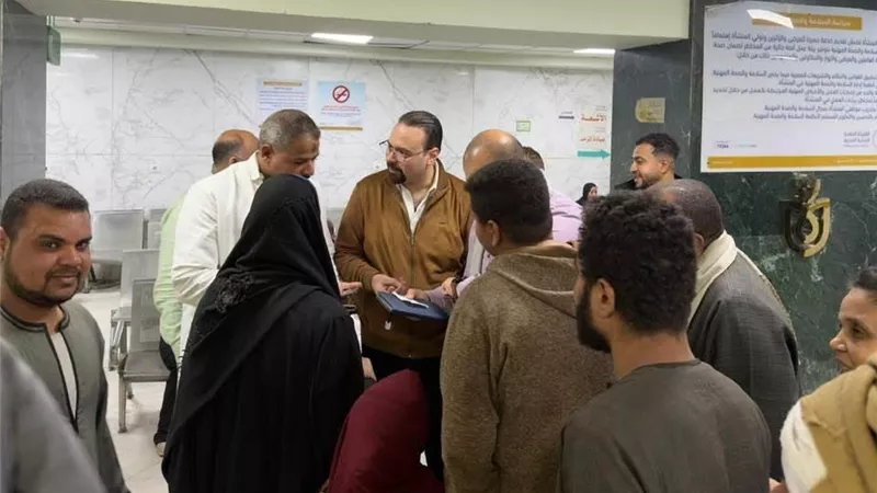 رئيس هيئة الرعاية الصحية في جولة ميدانية موسعة بمستشفى طيبة بالأقصر