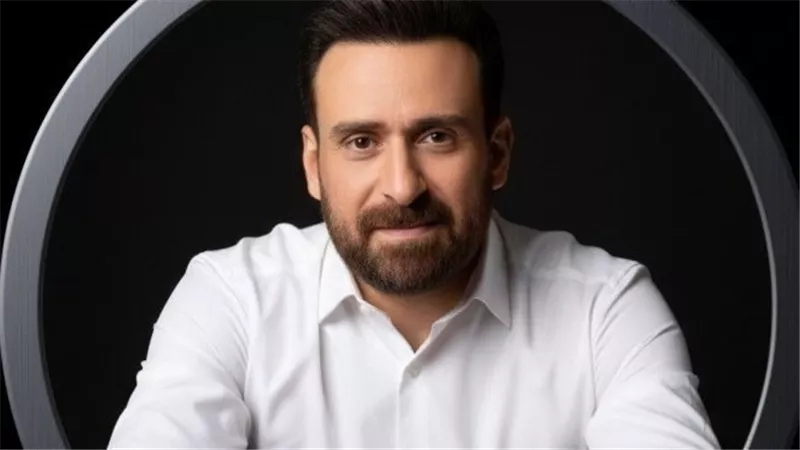 تعرف على موعد ومكان عزاء والدة الفنان نضال الشافعي 