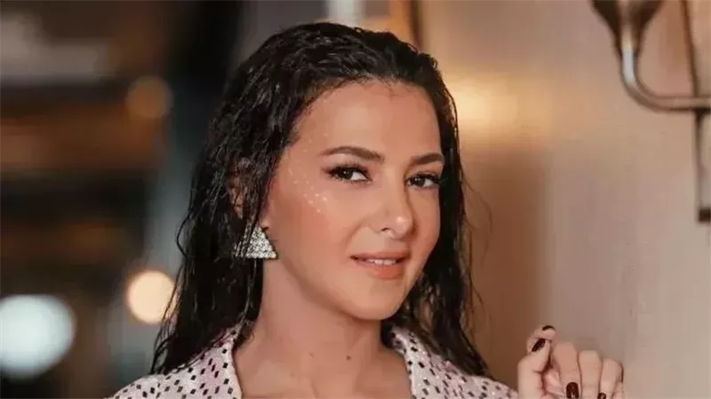 «بتشرف وتعلي أي حد بيشتغل معاك».. رسالة مؤثرة من دنيا سمير غانم لـ تايسون