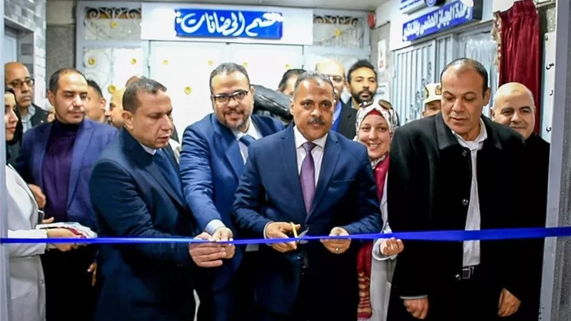 محافظ الشرقية يفتتح قسم العناية المركزة للأطفال الجديد بمستشفى أبوكبير