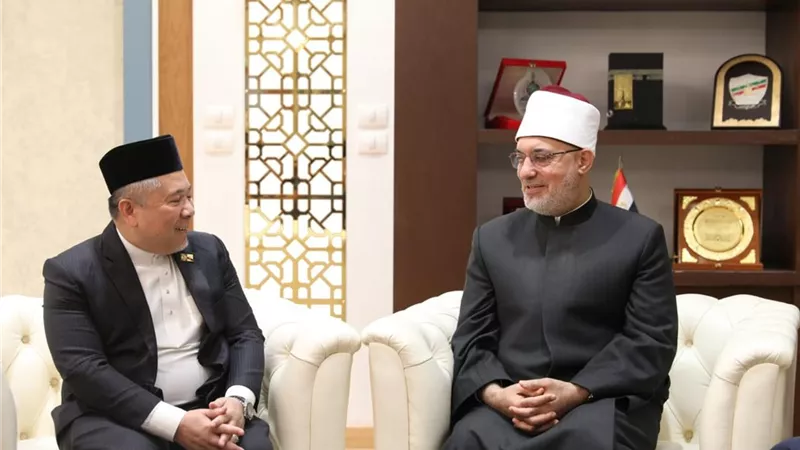 مفتي الجمهورية يبحث مع وفد سلطنة بروناي تعزيز التعاون العلمي والبحثي
