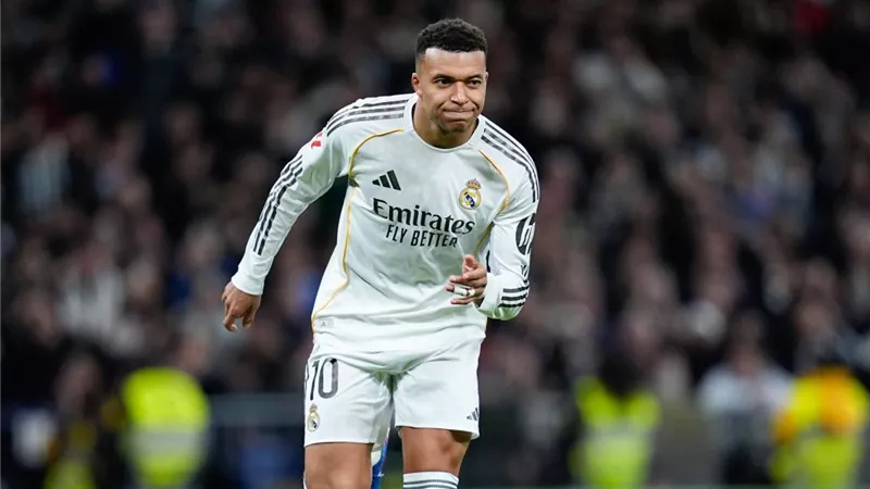 مبابي يقود هجوم ريال مدريد أمام فياريال في الدوري الإسباني