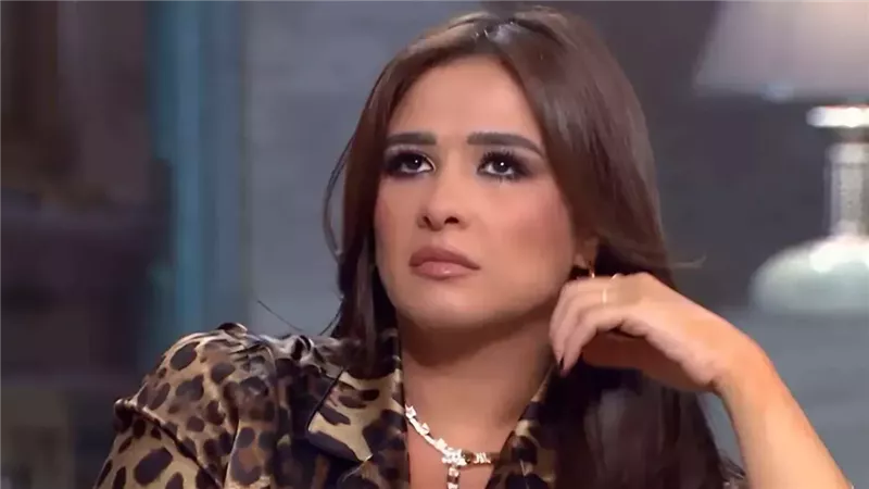 ياسمين عبدالعزيز: 