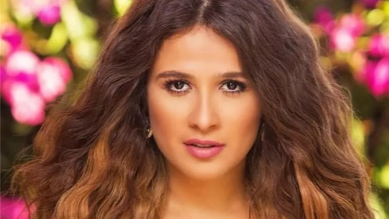 «متربي وشيك».. شقيق ياسمين عبدالعزيز يشكر جمهورها على دعمه لها