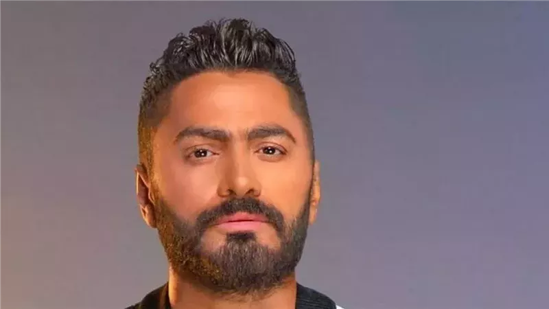 «ربنا يصبر قلبك يا حبيبي».. نعي تامر حسني لـ والدة نضال الشافعي