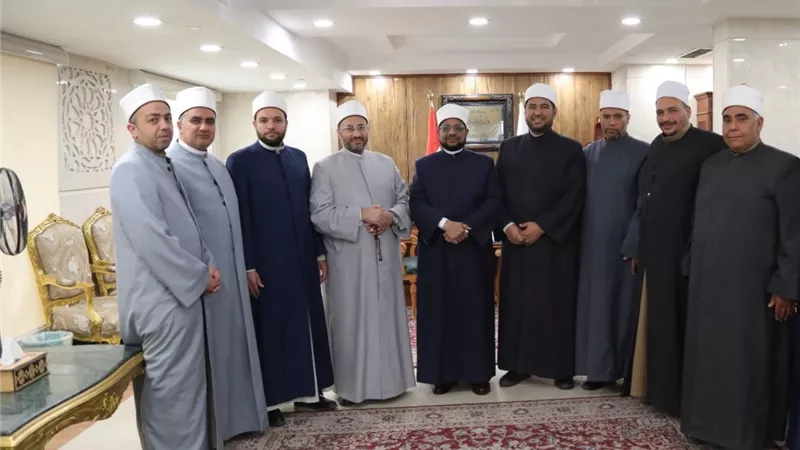 «حصنوهم بالقيم».. الأزهر يطلق قافلة دعوية إلى الواحات البحرية لبناء الوعي