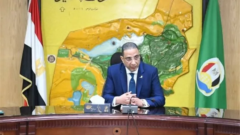 محافظ الفيوم: محطات مياه بطاقة 243 ألف م³ يوميا تنهي أزمة الانقطاع