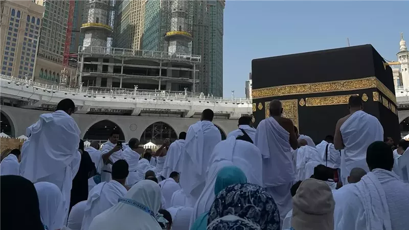 أستاذة فقه تحذر من ابتداع مهنة الاعتمارعن الغير|خاص