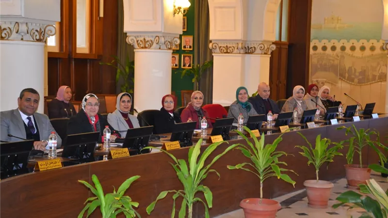 جامعة الإسكندرية تبحث توفير مراكز لإيواء الكلاب الضالة بعيدا عن العمران 
