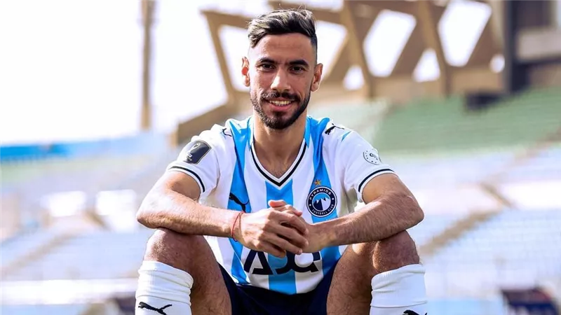 رسميا.. بيراميدز يعلن التعاقد مع ناصر ماهر