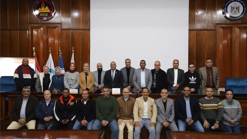 رئيس نقابة البترول يشهد ختام برنامج «إدارة الحملات الانتخابية»