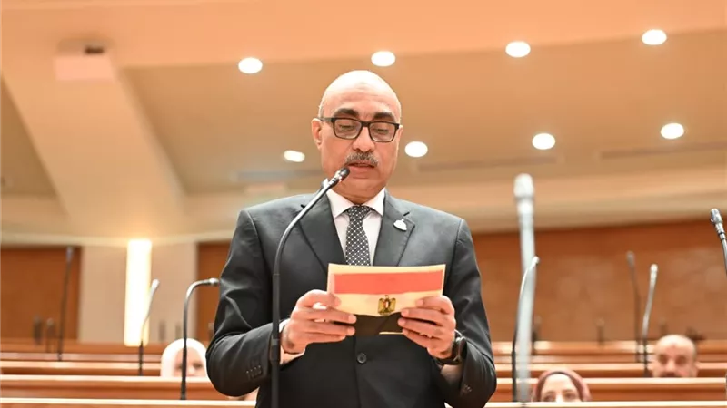 في طلب إحاطة.. النائب إيهاب منصور يكشف مخاطر فرض رسوم الهواتف المستوردة