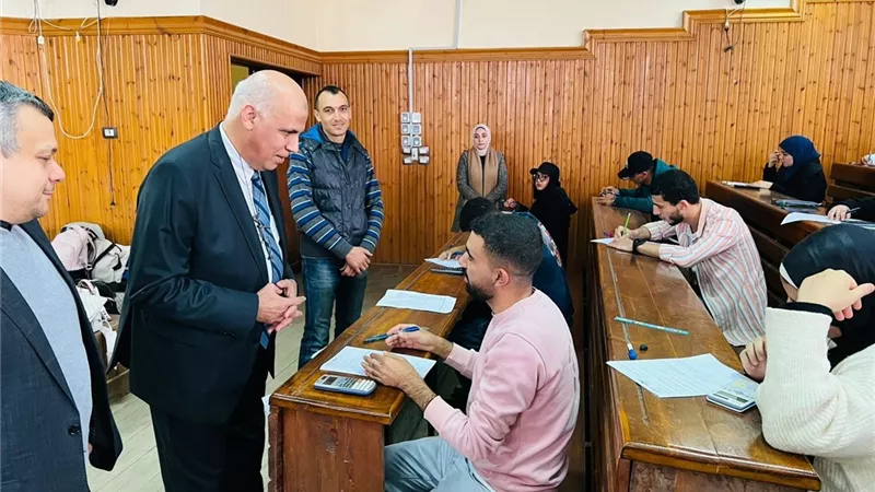 رئيس جامعة الدلتا التكنولوجية يتفقد ختام اختبارات الفصل الدراسي الأول