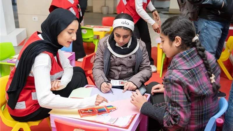 فعاليات ثقافية وتطوعية ومنتجات يدوية لـ«الهلال الأحمر» في معرض الكتاب 