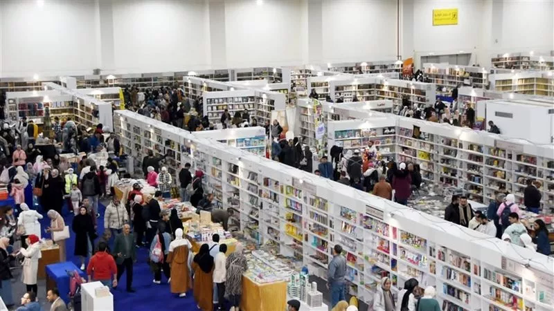 بمشاركة 1500 دار.. أكثر من ربع مليون زائر لمعرض الكتاب في يومه الأول|فيديو