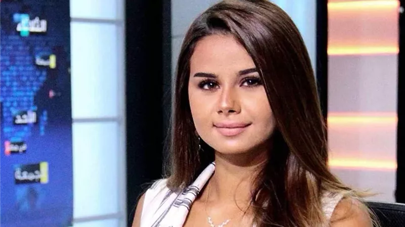 منة عرفة تستعيد ذكرى الغرق في «مطب صناعي»