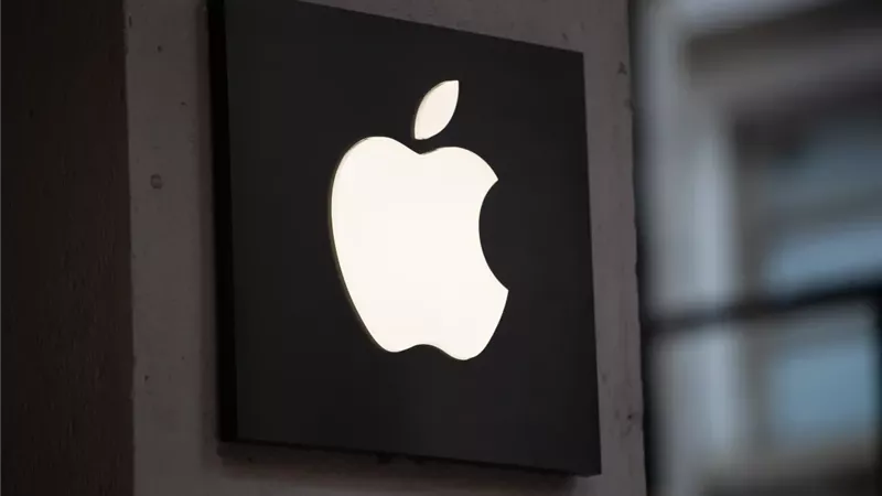 Apple تعمل على تطوير جهاز قابل للارتداء بالذكاء الاصطناعي