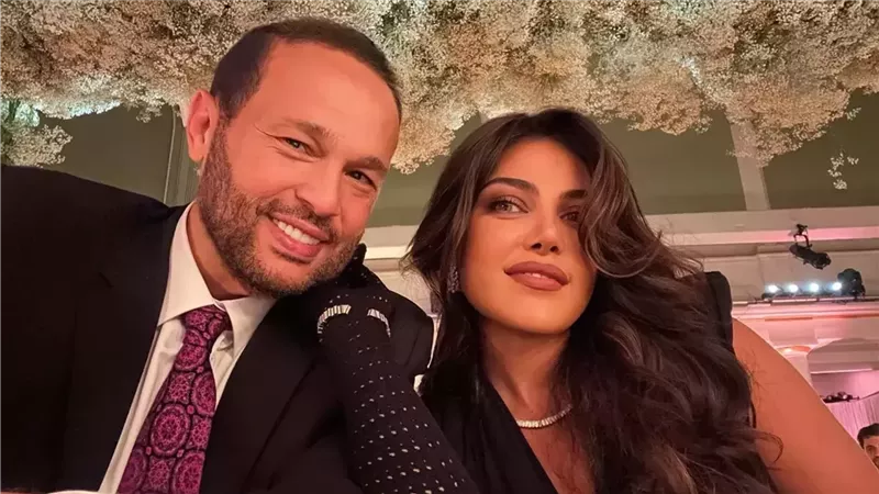 «مع شهيرة خطاب».. محمد حلاوة يدعم ريهام حجاج بصور رومانسية