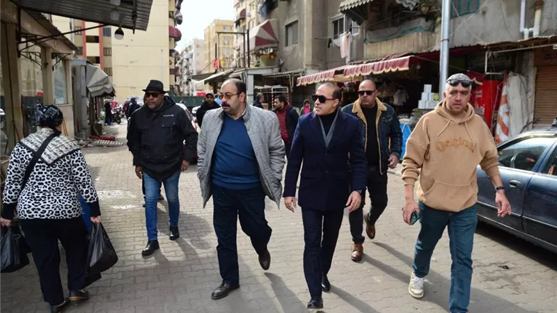 رئيس مدينة بورفؤاد يتابع أعمال إزالة الإشغالات والتعديات بمحيط الشعراوي