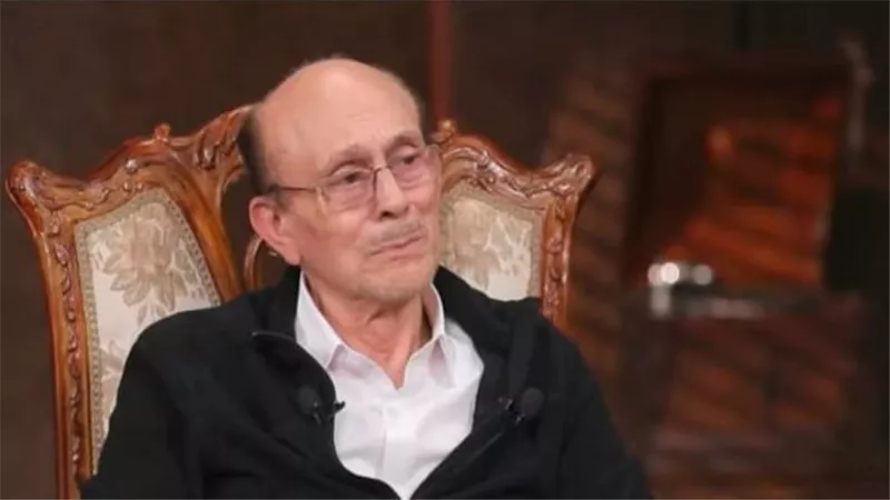 بعد شائعة الأزمة القلبية.. سر تواجد محمد صبحي في المستشفى اليوم|خاص