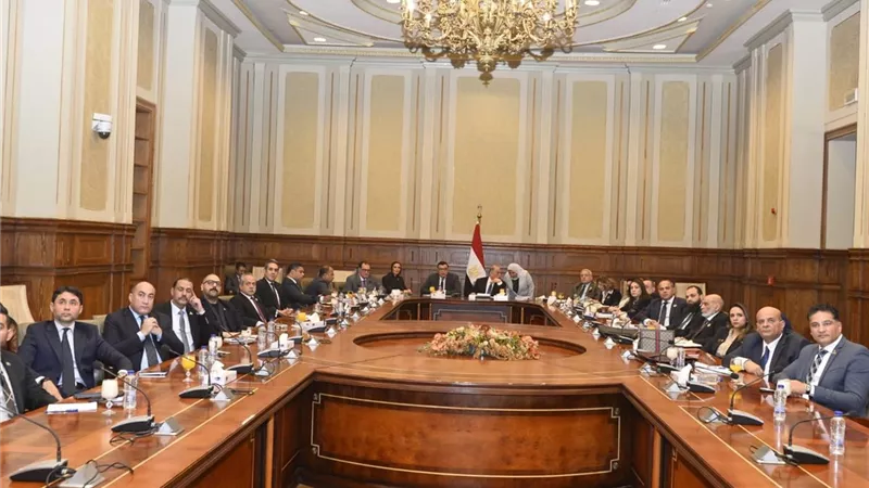 عمرو رشاد يطرح رؤية عملية لتوفير سكن منخفض التكاليف للشباب