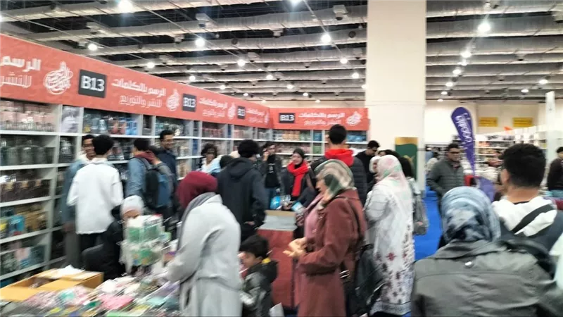 إقبال غير مسبوق على جناح الطفل في ثاني أيام معرض الكتاب|صور