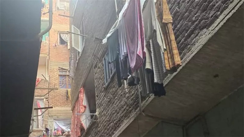 نقل جثامين أم وأطفالها لمشرحة قليوب بعد حادث تسرب غاز