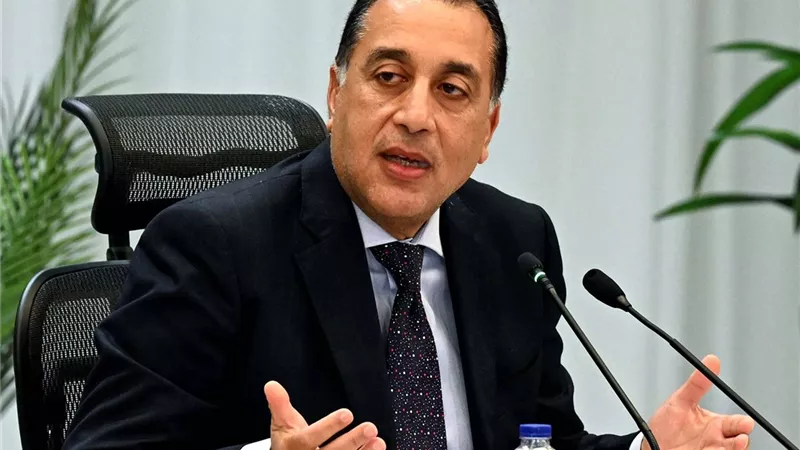 الذهب والعاصمة الطبية.. «الوزراء» يترجم التوجيهات الرئاسية لإنجازات ملموسة