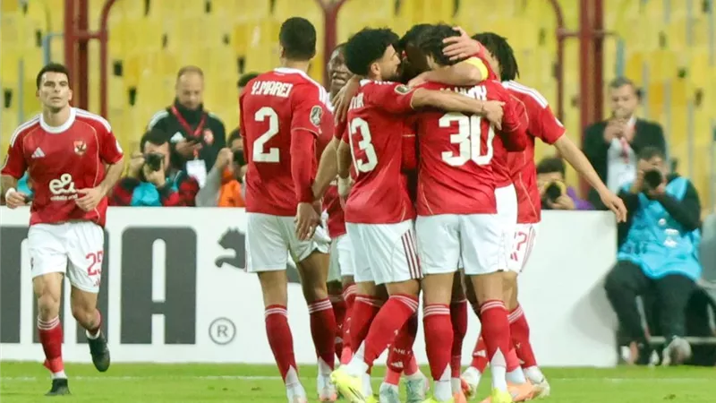 وائل جمعة يهاجم زيزو وثنائي الأهلي في مباراة يانج أفريكانز 