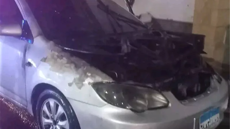 إخماد حريق سيارة أمام مبنى محافظة الدقهلية بالمنصورة