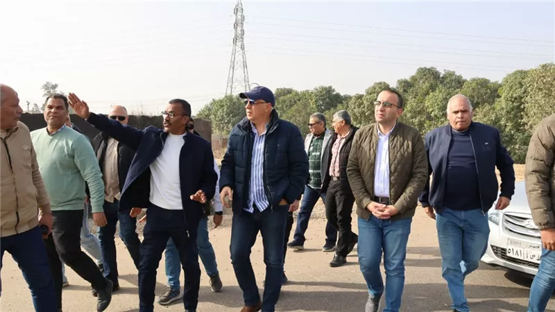 وزير الري ونائب محافظ الإسماعيلية يتفقدان مشروعات المياه