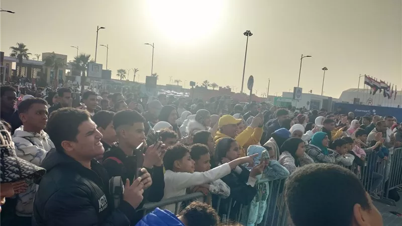 معرض الكتاب يقترب من مليون زائر منذ فتح أبوابه للجمهور