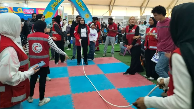 لأول مرة.. الهلال الأحمر يشارك الأطفال بعروض متنوعة في معرض الكتاب