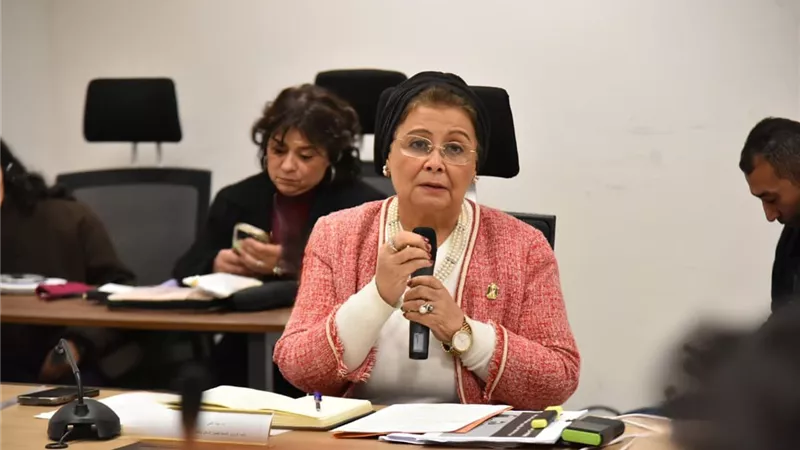 «الصحة» تبحث تطوير مشروع «مركز الخدمة المجمعة» لدعم النساء والفتيات