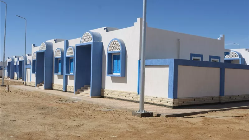 محافظ الجيزة يعلن نتيجة قرعة 50 بيتا ريفيا بدويا بالواحات البحرية|صور