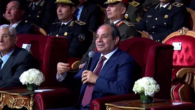 الرئيس السيسي: دماء أبنائكم لن تذهب سدى.. والشهيد قدم عشان بلده تعيش|فيديو