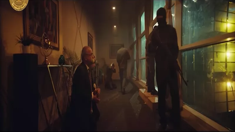 الرئيس السيسي يشاهد فيلما تسجيليا عن مكافحة الإرهاب وتحرير الرهائن|فيديو