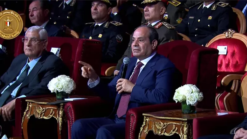الرئيس السيسي يقترح معايشة قصيرة لأبناء الشهداء بأكاديمية الشرطة|فيديو