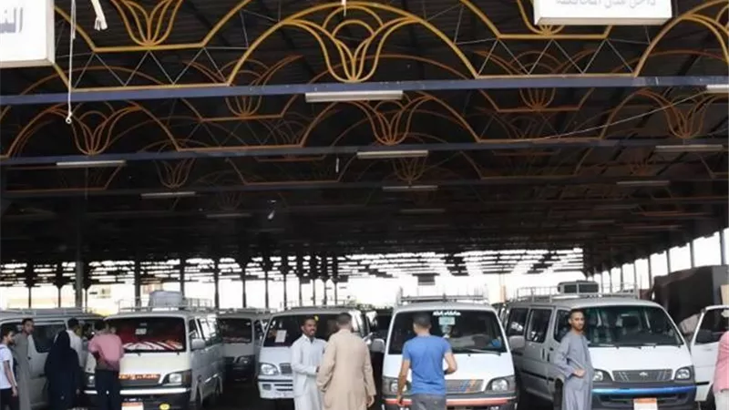 محافظ أسوان يوجه بفتح باب الترخيص لمدة أسبوع لـ5 سيارات سيرفيس 