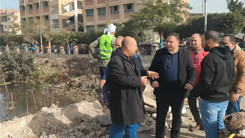 رئيس مدينة الرحمانية يتابع أعمال ترميم كوبري المحكمة