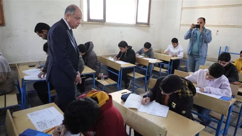 حالة ترقب بين أولياء الأمور والطلاب مع اقتراب إعلان نتيجة الشهادة الإعدادي