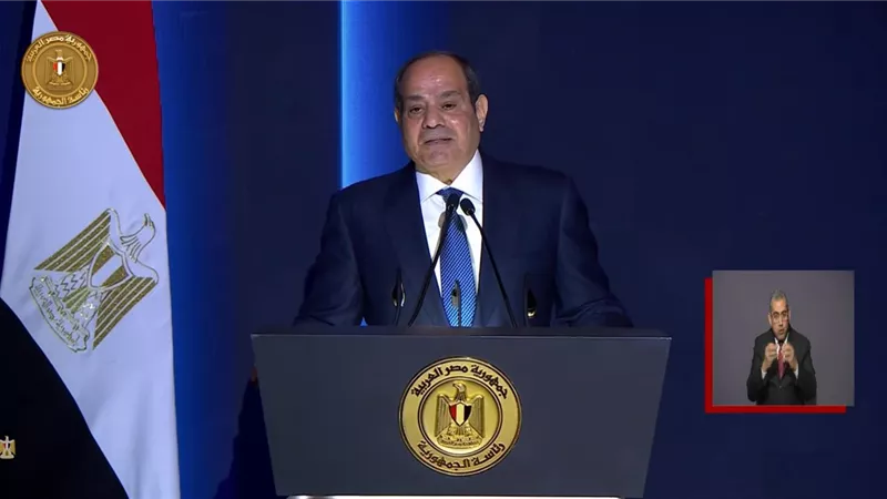 الرئيس السيسي: مصر تؤكد رفضها لتقسيم دول المنطقة أو إنشاء ميليشيات|فيديو