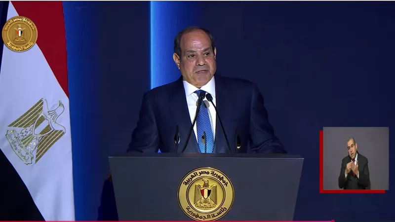 الرئيس السيسي للمسؤولين: «كلنا هنموت وهنتحاسب احنا مش جايين نقضي وقت سعيد»