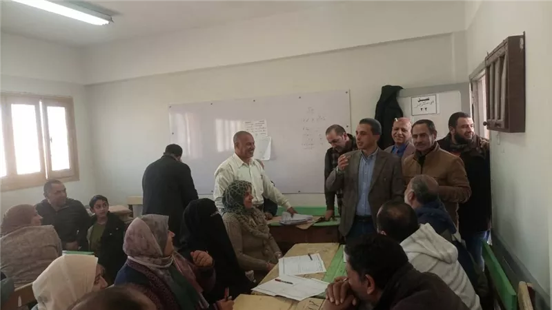 مدير تعليم كفر الشيخ يوجه بالتزام ضوابط أعمال تصحيح امتحانات «الإعدادية»