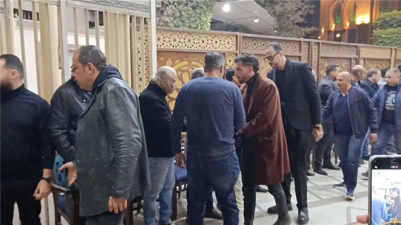 أول ظهور لـ محمود حجازي في عزاء والدة نضال الشافعي|صور