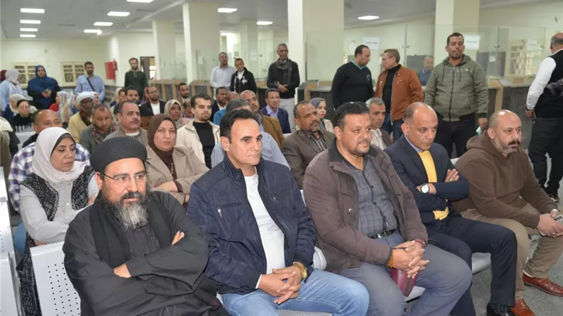 محافظ أسيوط يلتقي أهالي بني رافع.. ويؤكد على مواجهة الظواهر السلبية